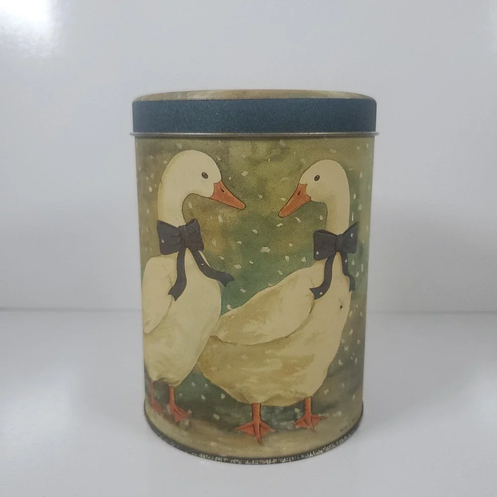 Snow Geese Goose Duck Canister Tin Vintage 80s 90s  Metal Container 6